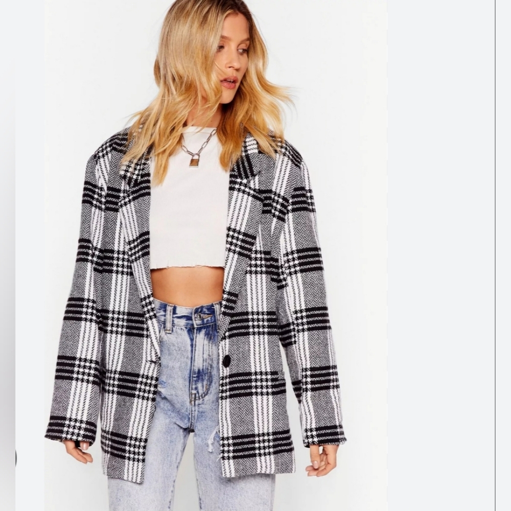 🆕️ Nasty Gal Stylish Black and White Plaid Women's Jacket. Size: 2.